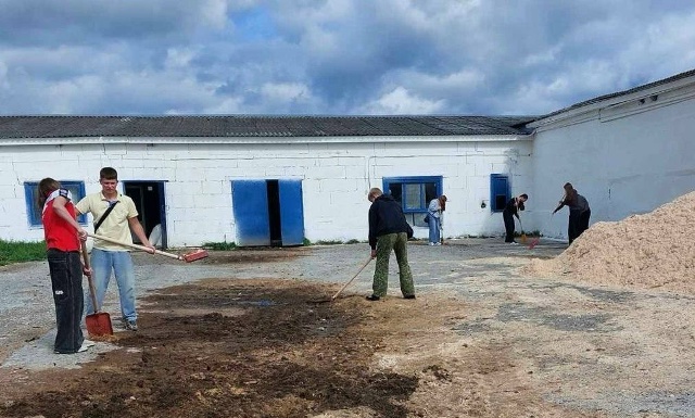 Ребята гимназии в ОАО «Лельчицкий агросервис»